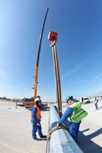 Elektromontagen-Leipzig-GmbH-Flughafeninfrastruktur-Flughafen-Leipzig-Halle-LEJ-Vorfeldbeleuchtung-APRON-3-04-200x300