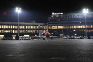 Elektromontagen-Leipzig-GmbH-Flughafeninfrastruktur-Flughafen-Hannover-HAJ-Vorfeldbeleuchtung-Terminal-A-B-4-300x200